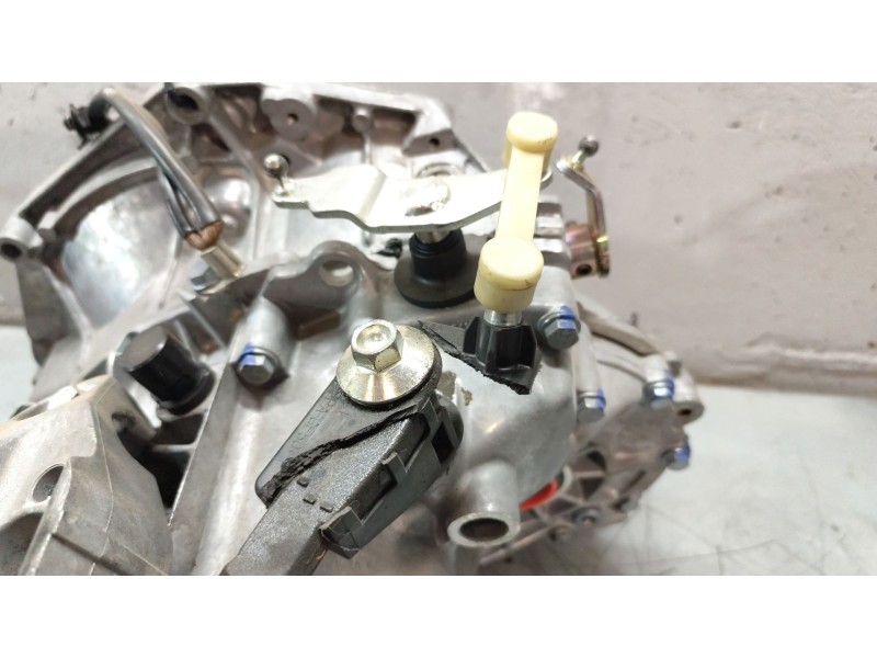 Recambio de caja cambios para peugeot 207 1.4 16v vti referencia OEM IAM 20CQ85  