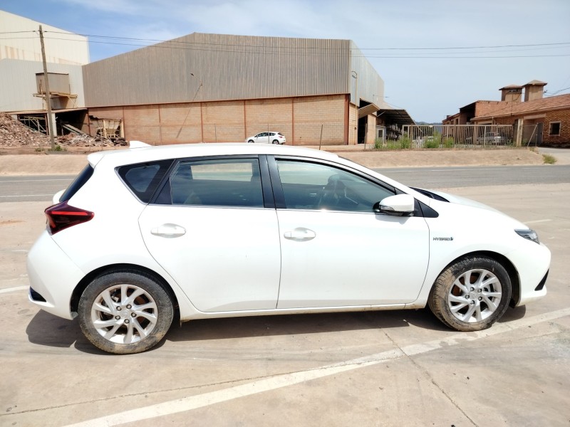 toyota auris (_e15_) del año 2017