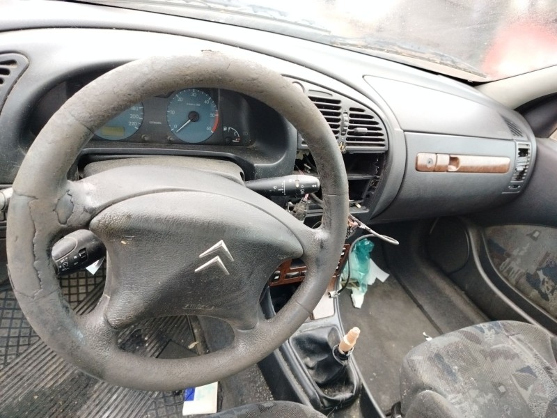 citroën xsara berlina del año 2003