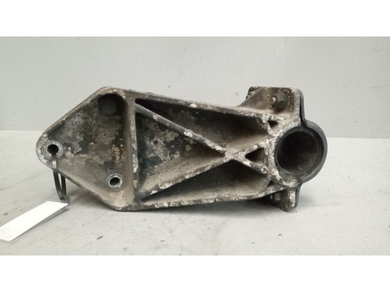 Recambio de soporte guardabarros trasero para daf serie xf105.xxx 12.9 diesel referencia OEM IAM   