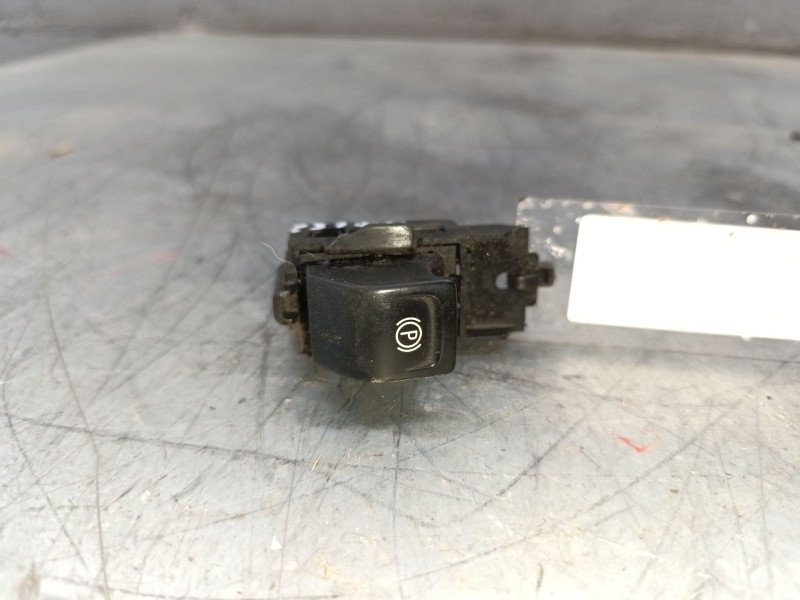 Recambio de freno de mano electrico para opel insignia berlina expression referencia OEM IAM 9060790  4 PINS