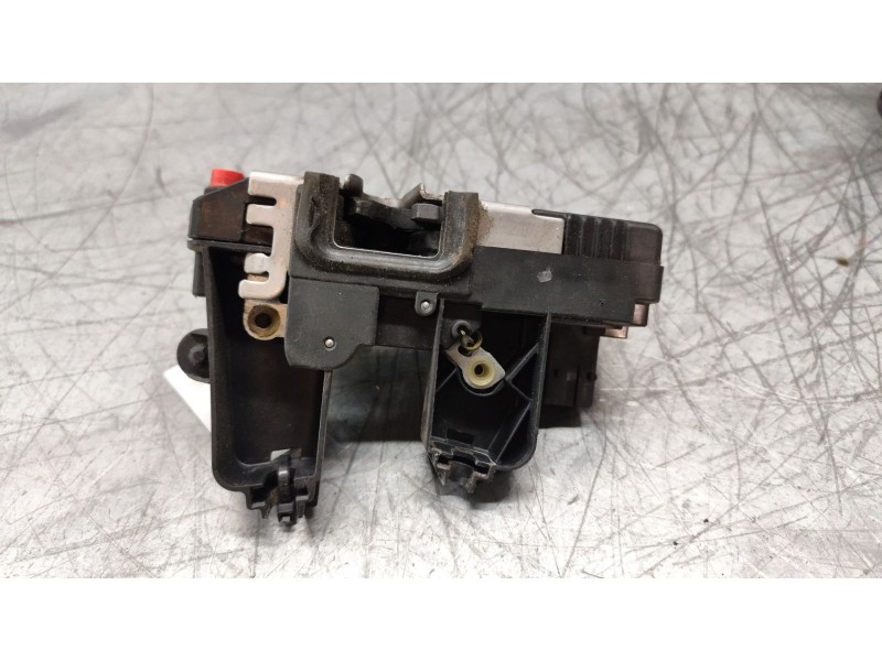 Recambio de cerradura puerta trasera izquierda para opel vectra c berlina club referencia OEM IAM 24447345  5 PINS