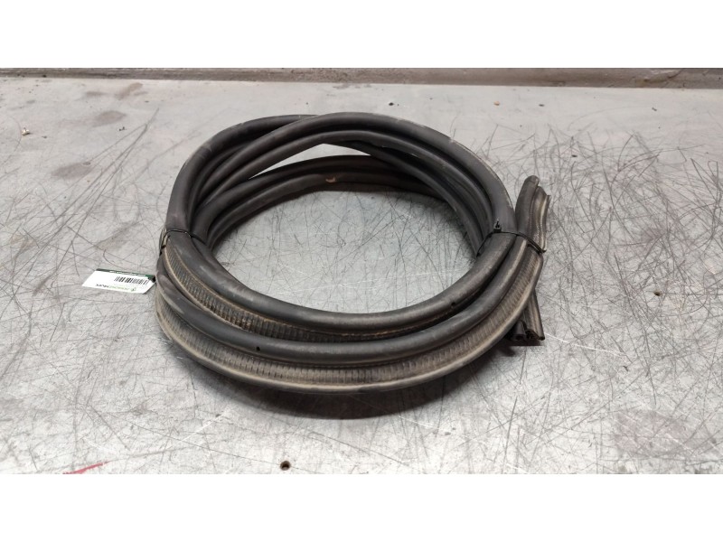 Recambio de gomas contorno puerta para dacia sandero ii 1.2 referencia OEM IAM   