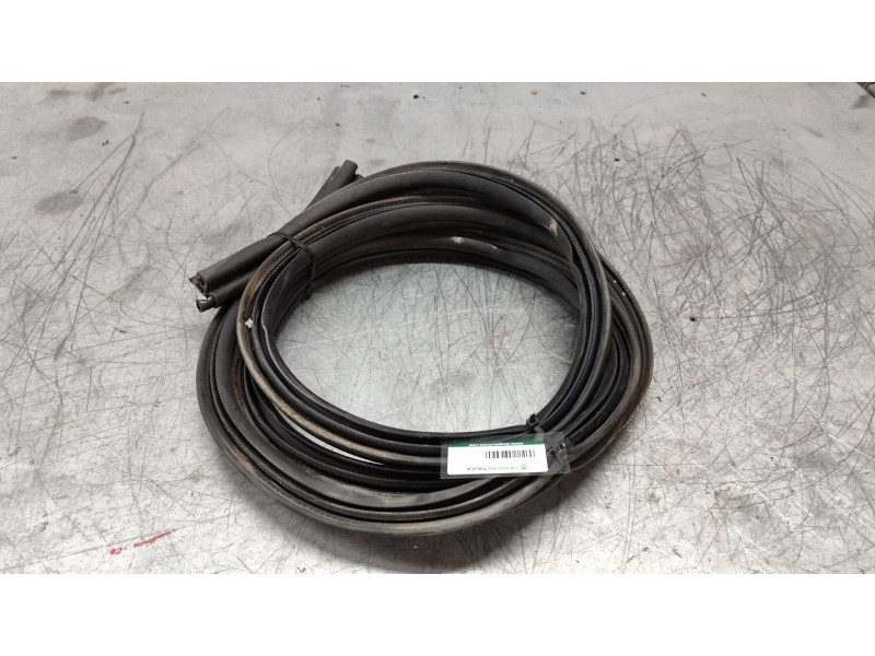 Recambio de gomas contorno puerta para dacia sandero ii 1.2 referencia OEM IAM   