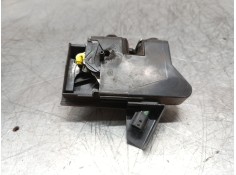 Recambio de cerradura puerta trasera izquierda para dacia sandero ii 1.2 referencia OEM IAM    2