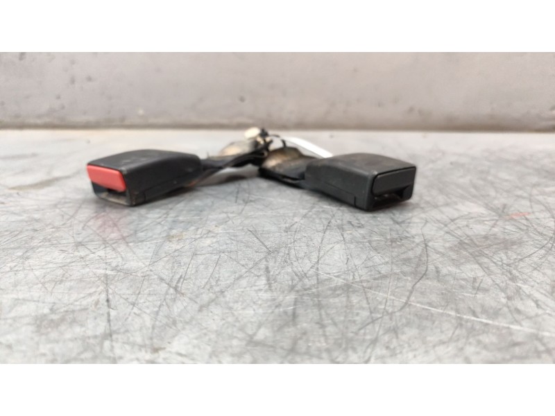 Recambio de enganche cinturon trasero izquierdo para dacia sandero ii 1.2 referencia OEM IAM   