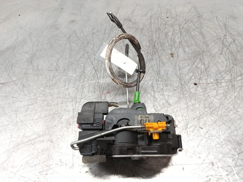 Recambio de cerradura puerta trasera derecha para opel insignia berlina expression referencia OEM IAM 13579556  
