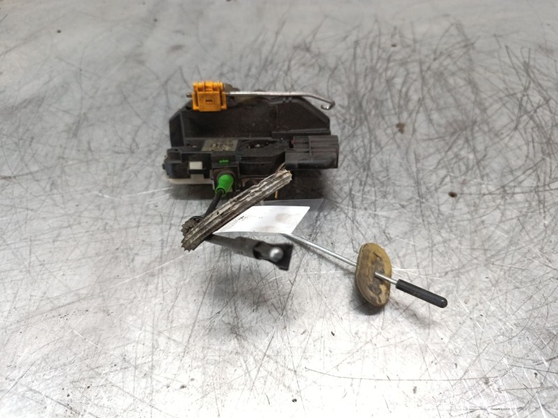 Recambio de cerradura puerta trasera derecha para opel insignia berlina expression referencia OEM IAM 13579556  