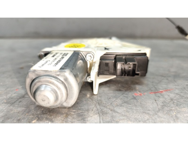 Recambio de motor elevalunas trasero izquierdo para audi a4 ber. (b8) básico referencia OEM IAM 0536010002  