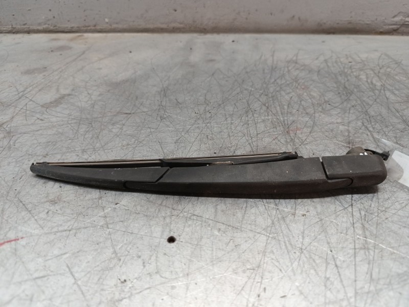 Recambio de brazo limpia trasero para dacia sandero ii 1.2 referencia OEM IAM   