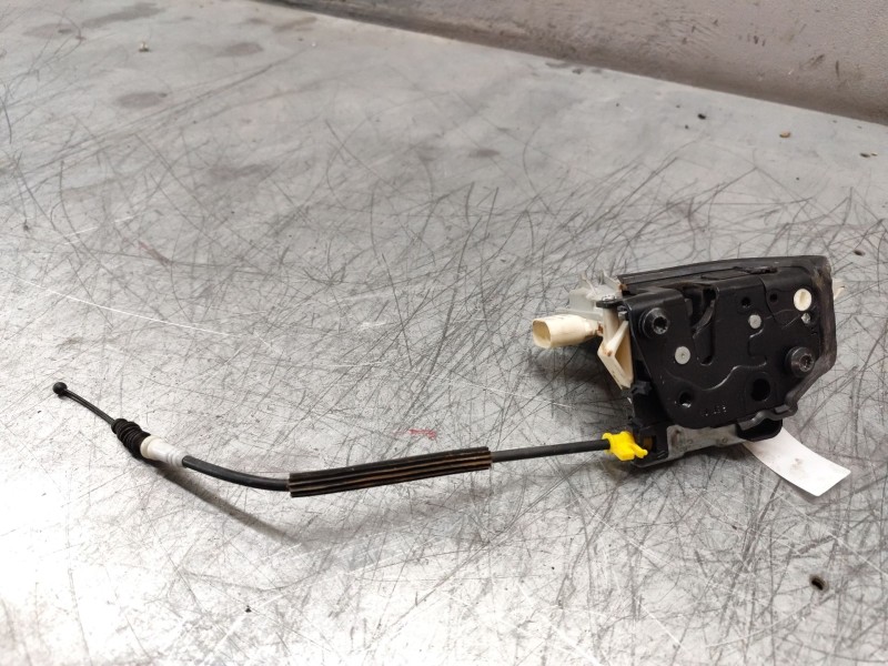 Recambio de cerradura puerta trasera derecha para audi a4 ber. (b8) básico referencia OEM IAM 8K0839016 7PINES  