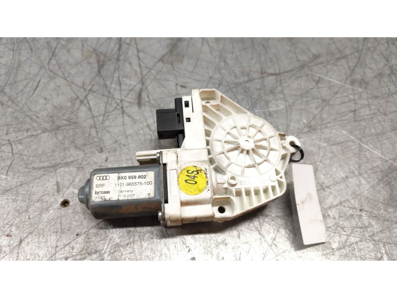 Recambio de motor elevalunas delantero derecho para audi a4 ber. (b8) básico referencia OEM IAM 8K0959802  