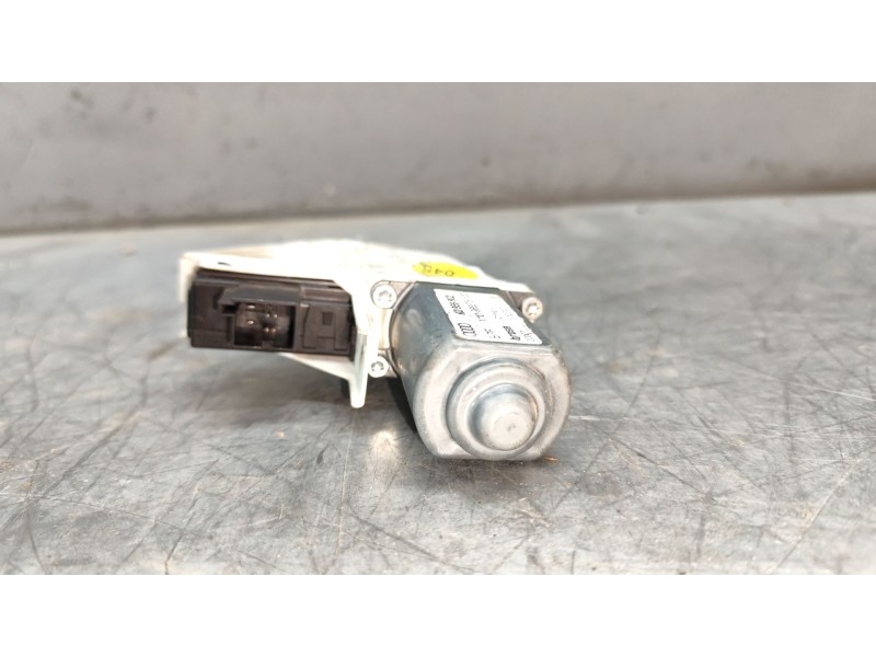 Recambio de motor elevalunas delantero derecho para audi a4 ber. (b8) básico referencia OEM IAM 8K0959802  