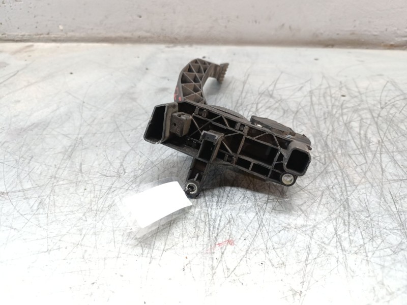 Recambio de potenciometro pedal para iveco daily iv caja/chasis 35c12, 35s12 referencia OEM IAM 0281002632  6 PINS