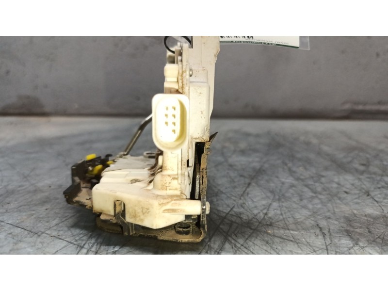 Recambio de cerradura puerta trasera derecha para audi a3 (8p) referencia OEM IAM JA64F0839016 7PINES  