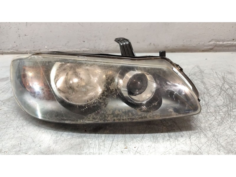 Recambio de faro derecho para nissan almera ii (n16) 1.5 referencia OEM IAM   