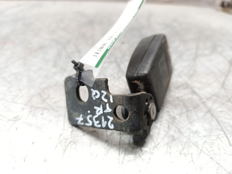 Recambio de enganche cinturon trasero izquierdo para opel corsa d ´´111 years´´ referencia OEM IAM   