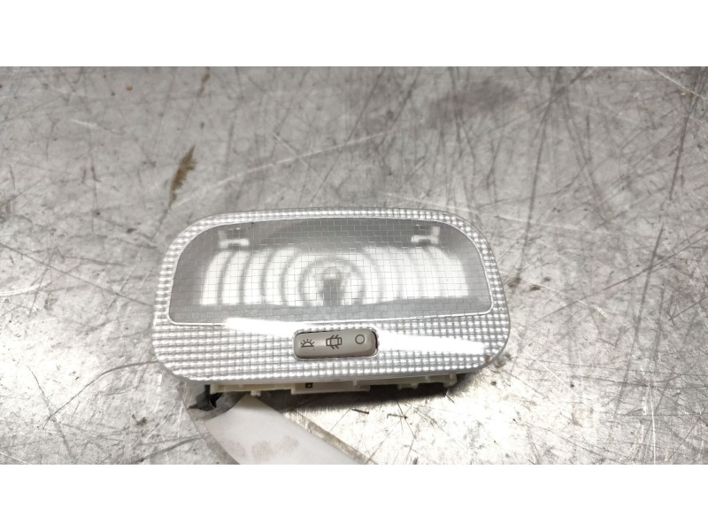 Recambio de luz interior para peugeot 5008 referencia OEM IAM 9682063980  