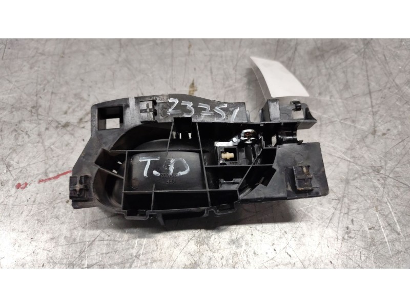 Recambio de maneta interior trasera derecha para peugeot 5008 referencia OEM IAM   