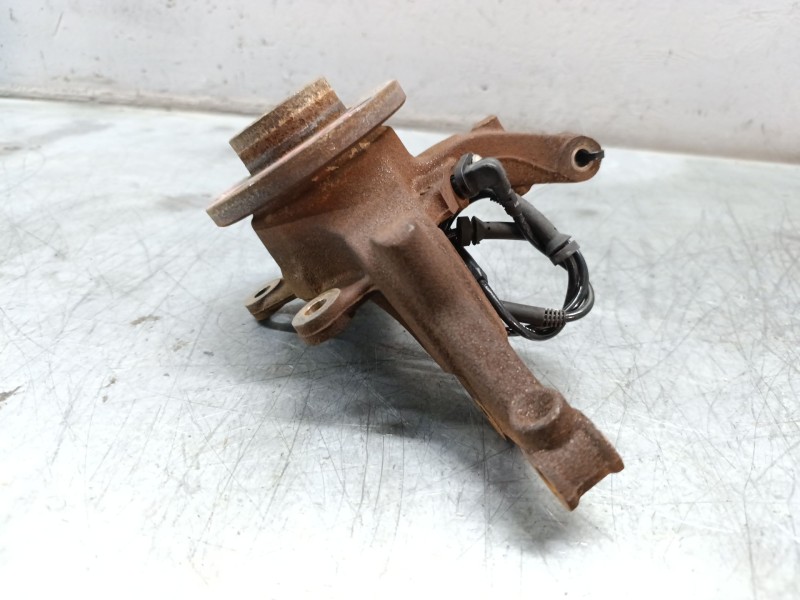 Recambio de mangueta delantera derecha para dacia sandero ii 1.2 referencia OEM IAM   