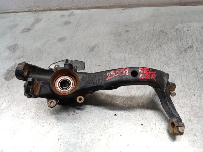 Recambio de mangueta delantera derecha para volkswagen passat berlina (3b2) básico referencia OEM IAM 8D0407258AC  