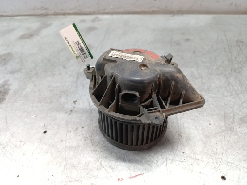 Recambio de ventilador calefaccion para renault trafic combi (ab 4.01) referencia OEM IAM  2 PINS 