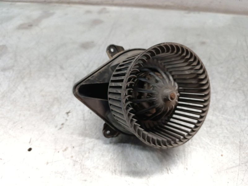 Recambio de ventilador calefaccion para renault trafic combi (ab 4.01) referencia OEM IAM  2 PINS 