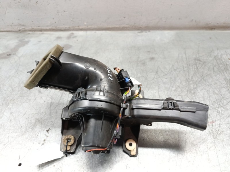 Recambio de ventilador calefaccion para peugeot 5008 referencia OEM IAM 9683441680  