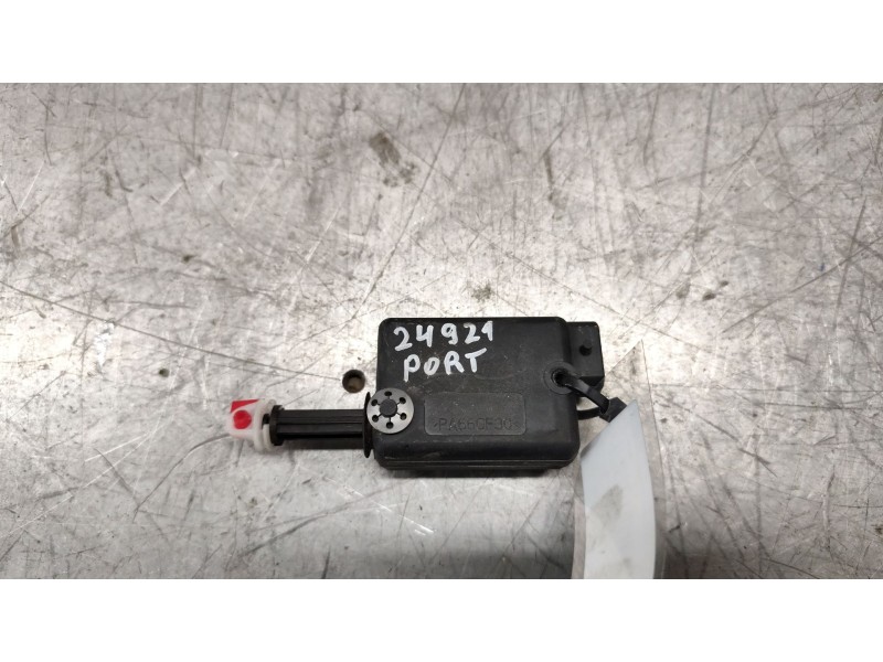 Recambio de motor cierre centralizado porton para dacia sandero ii 1.2 referencia OEM IAM   