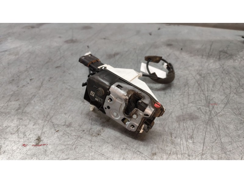 Recambio de cerradura puerta trasera derecha para citroën c3 attraction referencia OEM IAM   
