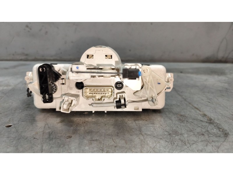 Recambio de mando calefaccion / aire acondicionado para renault clio iii dynamique referencia OEM IAM 030967W  