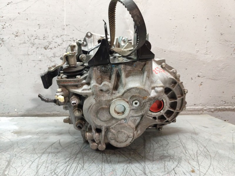 Recambio de caja cambios para toyota avensis (_t25_) 2.0 d-4d (adt250_) referencia OEM IAM 3030020A90  
