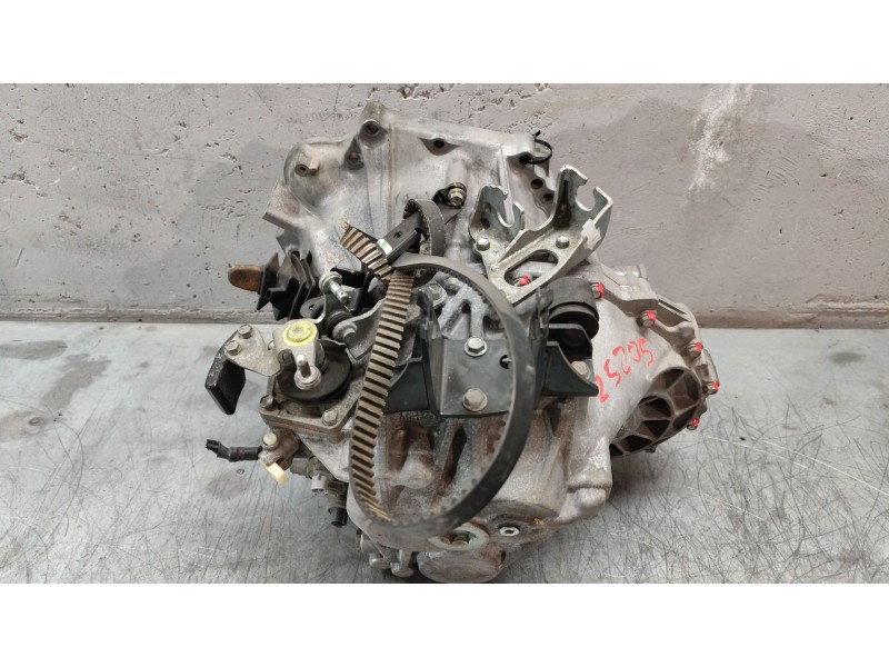 Recambio de caja cambios para toyota avensis (_t25_) 2.0 d-4d (adt250_) referencia OEM IAM 3030020A90  