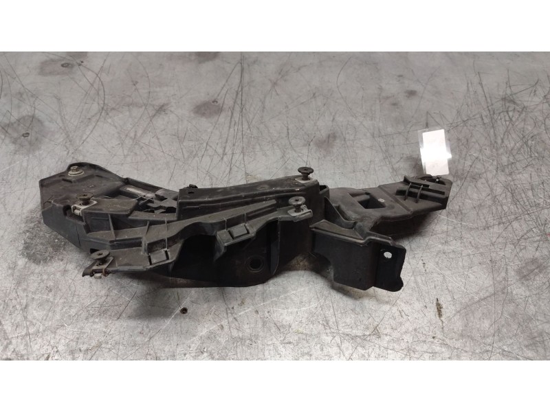 Recambio de soporte faro izquierdo para peugeot boxer furgoneta 2.0 bluehdi 130 referencia OEM IAM 1375163080  