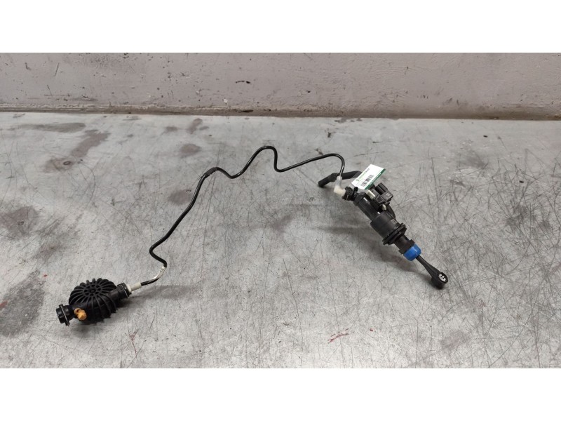 Recambio de bomba embrague para nissan juke (f16) acenta referencia OEM IAM 306100864RA  