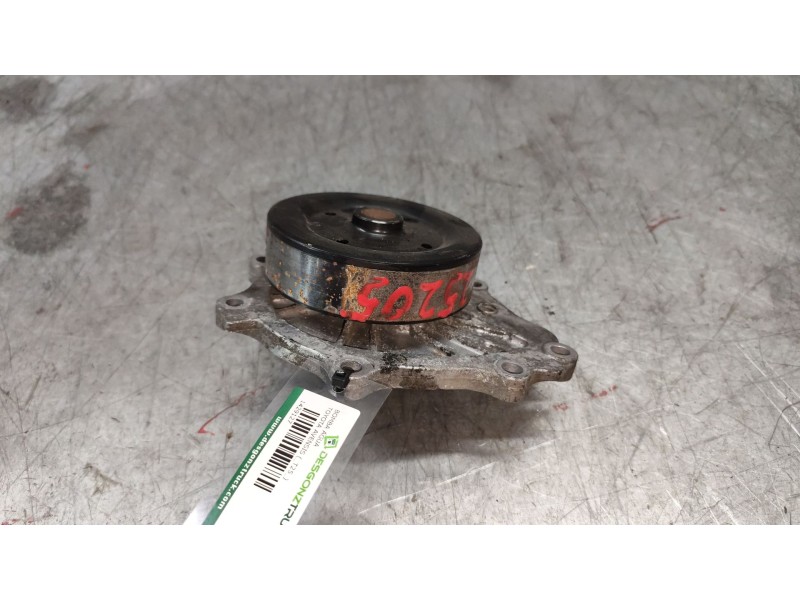 Recambio de bomba agua para toyota avensis (_t25_) 2.0 d-4d (adt250_) referencia OEM IAM   