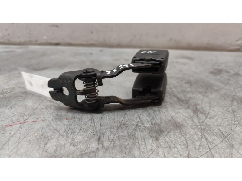 Recambio de enganche de cinturon trasero central para ford mondeo berlina (ge) ambiente referencia OEM IAM 1S71F613K21AC  
