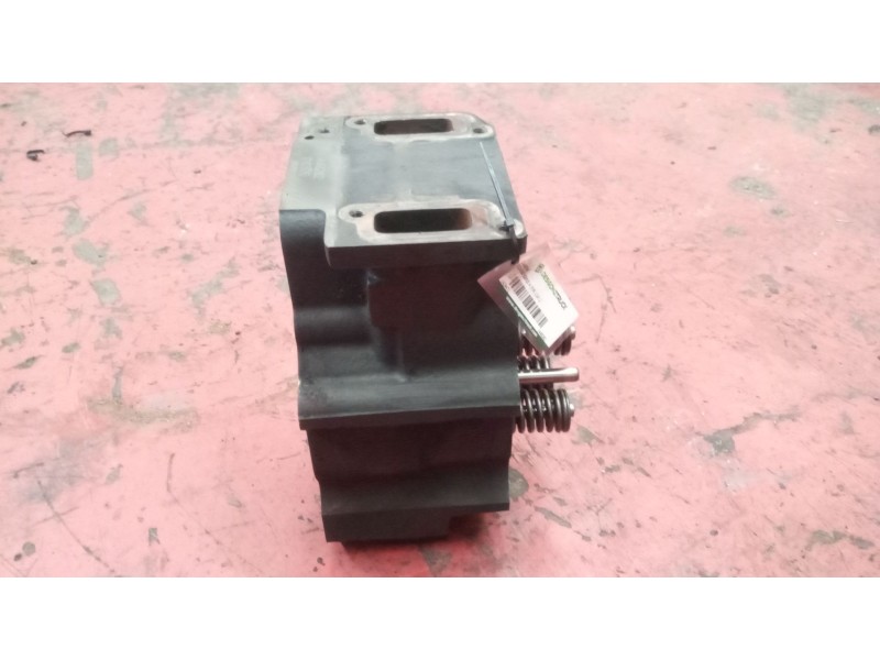 Recambio de culata para scania serie 4 (p/r 114 l) 10.6 diesel referencia OEM IAM 1448282  