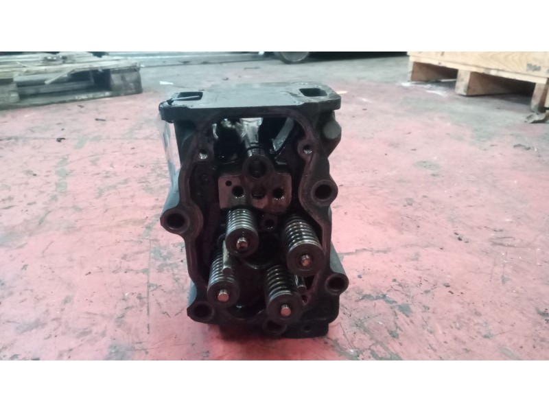 Recambio de culata para scania serie 4 (p/r 114 l) 10.6 diesel referencia OEM IAM 1448282  