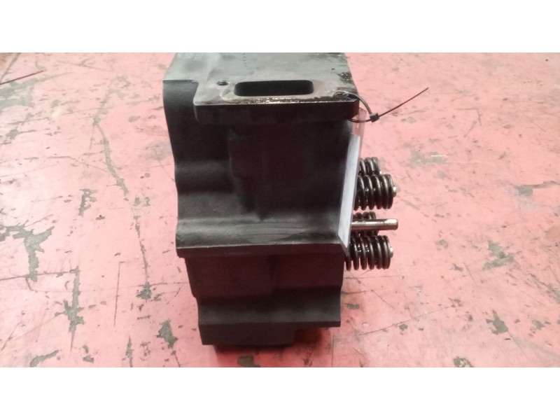 Recambio de culata para scania serie 4 (p/r 114 l) 10.6 diesel referencia OEM IAM 1448282  