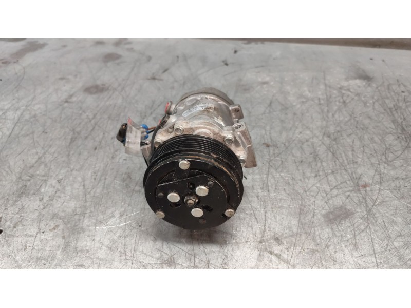 Recambio de compresor aire acondicionado para opel corsa c club referencia OEM IAM 1440F  