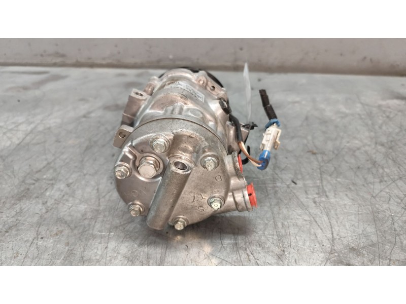 Recambio de compresor aire acondicionado para opel corsa c club referencia OEM IAM 1440F  