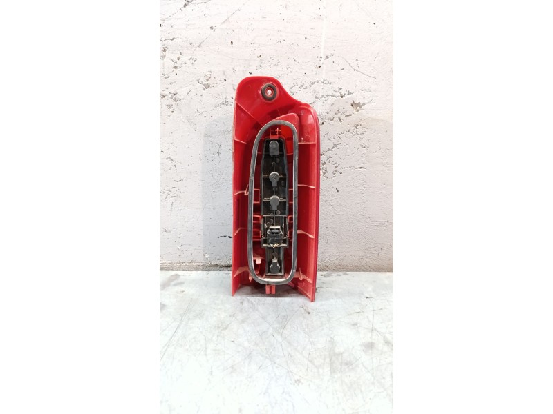 Recambio de piloto trasero izquierdo para renault master ii furgoneta (fd) 2.5 d referencia OEM IAM   