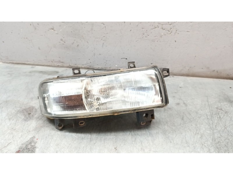 Recambio de faro derecho para renault master ii furgoneta (fd) 2.5 d referencia OEM IAM   