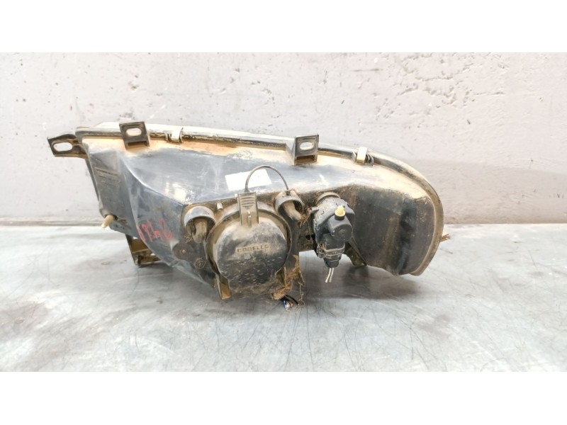 Recambio de faro derecho para renault master ii furgoneta (fd) 2.5 d referencia OEM IAM   