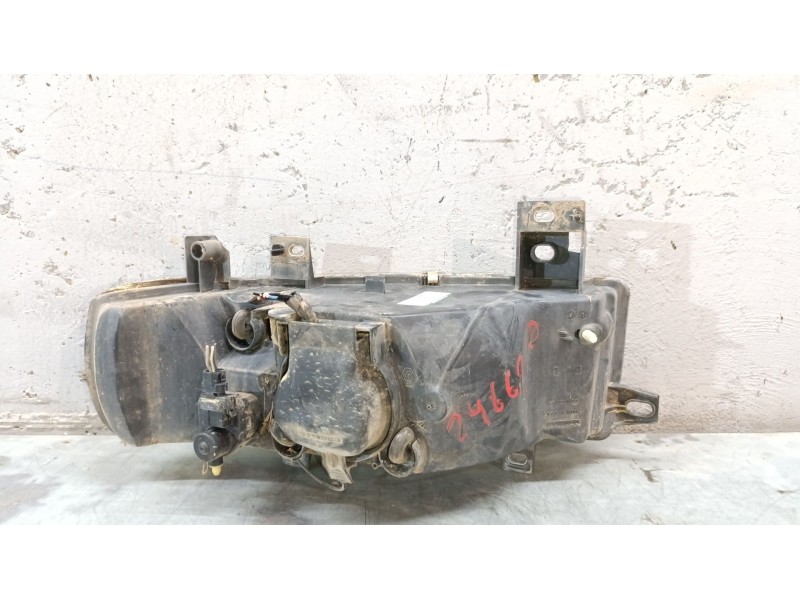 Recambio de faro derecho para renault master ii furgoneta (fd) 2.5 d referencia OEM IAM   