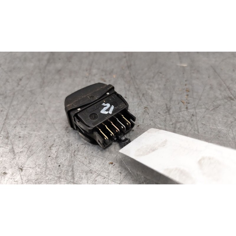 Recambio de mando elevalunas delantero izquierdo para citroën xsara picasso 2.0 hdi referencia OEM IAM  5 PINS 