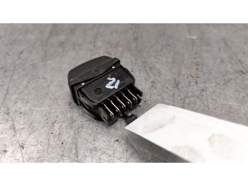 Recambio de mando elevalunas delantero izquierdo para citroën xsara picasso 2.0 hdi referencia OEM IAM  5 PINS 