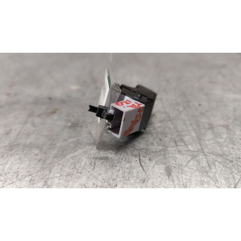 Recambio de mando elevalunas trasero izquierdo para volkswagen golf v (1k1) 1.9 tdi referencia OEM IAM  3 PINS 