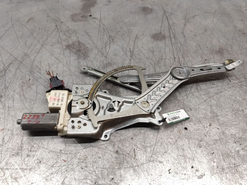 Recambio de elevalunas delantero derecho para opel vectra c berlina club referencia OEM IAM 9178988  